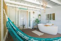 Casa Loba Suite 1 with an outdoor tub - Bed and Breakfast Rincón