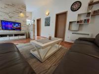 Nina Apartment - B&B Škaljari