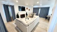 Newly renovated, warm home with 4 bedrooms, 14 miles from Disney - B&B Whittier