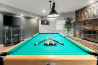 Sleeps 18 Hot Tub Pool Table Fire Pit Arcade Game - B&B Flagstaff