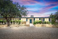 l NEW l 5BR 3BTH Large and Modern Home l Central LOC l 1 ACRE lot - B&B