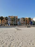Luxury renovated 2-bedroom apartment with pool - B&B Villajoyosa