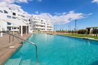 FANTASTIC LUXURY GROUND FLOOR APARTMENT AT SANTA ROSALIA LAKE & LIFE RESORT by PREMIUM SPAIN PROPERTIES - Bed and Breakfast Torre-Pacheco
