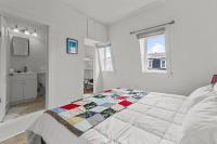 Colorful Charm Jellybean 3BR House In St John's - B&B Saint John's