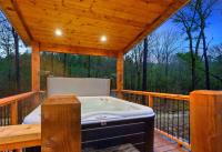 Stayhocha CreekSide Paradise with Pickleball - B&B Broken Bow
