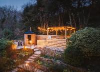 The Hideaway & Spa Terrace at Tregoose Old Mill - B&B Newquay