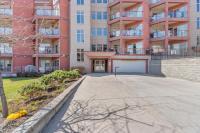 Luxury Lake View Condo in West Kelowna, 5 Star Resort with Pool, Hot Tub and Gym - Chambres d'hôtes West Kelowna