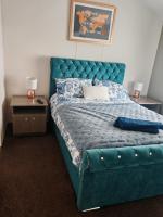 Manor Park Dog Friendly 2 bed, 6 berth Lodge with decking 600 Yard's From The Beach In Hunstanton - B&B New Hunstanton