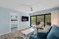 Luxury With Private Lanai Views and Close to the Pool - B&B Naples