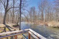 Close to Trails Studio with Water Views - B&B