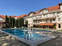 My Home Wellness Apartmanok - Bed and Breakfast