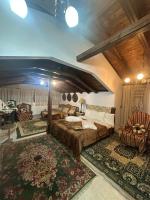 Four-Bedroom Apartment with Balcony