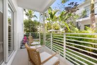 Lux Designer Apt 2BR and 2BA in the Heart of MIA Beach - B&B Miami Beach