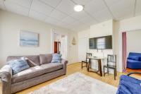 1/2 Mi to Ocean: Cozy Apt in Old Orchard Beach - Chambres d'hôtes Old Orchard Beach