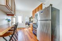 1/2 Mi to Ocean: Cozy Apt in Old Orchard Beach - Chambres d'hôtes Old Orchard Beach