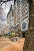 Luxury 1-Bedroom Apartment in Allara St Canberra - Bed and Breakfast Canberra