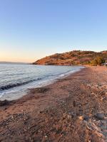 Ambelos, Lesvos Beach House - B&B Skoutaros