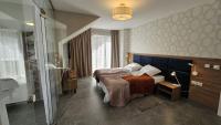 Deluxe Two Bedroom Apartment (Side Building)