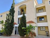 THE A-LINE SEAVIEW MALAMA APARTMENT with pool, tennis court & gym - Chambres d'hôtes Paralímni