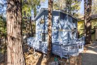 Cozy 2BR Retreat Near Lake Grego with Mountain Views - B&B Crestline