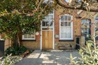 Schoolbell Mews full 3 bedroom 2 bathroom architect designed mews house Fabulous Bow, Victoria Park Location - Chambres d'hôtes Londres