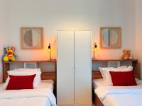 ONE Guest Place Twin Room with Shared Toilet - Chambres d’hôtes Abou Dabi
