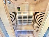 Luxurious Retreat - Hot Tub - Pool Table - Gym - Sauna - Cinema Room - Free Parking - WiFi - Close to Beach - Chambres d'hôtes Bournemouth