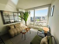 HOM I Depto 1D1B Parking Cerca de Movistar Arena - Chambres d’hôtes Santiago