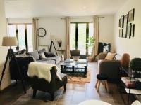 LES GITES CHEROIS grande maison sweet home PKG PRIVE près de Lyon - Ferienwohnung