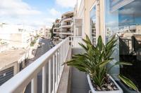 Charming 3 Story Maltese House with Terrace & BBQ - B&B