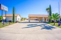 Pleasanton Executive Inn By OYO - B&B