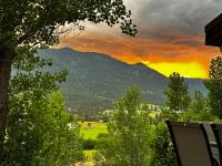 Cozy Cabin on Hiking Trailhead & Elk Preserve - B&B Garden Valley