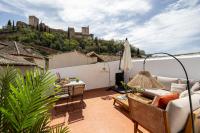 San Pedro Alhambra Views 3BR - B&B