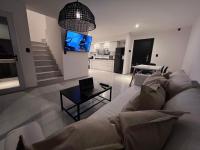 Duplex 3amb a 200mts de la laguna, Parrilla y Cochera - B&B Chascomus