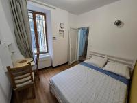 E0 - Beau studio en intramuros, rénové climatisé - B&B