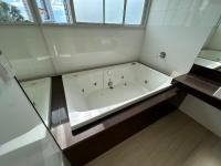 Kamer met Kingsize bed en Bubbelbad