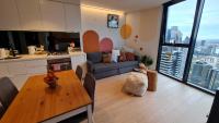 1BR Sunset Glow Central Retreat! Free Tram Zone - B&B Melbourne