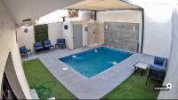 Cozy home!! Private Pool, 2R,3B - B&B