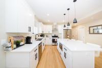 New Built 3BR 2BA Boston, FREE Parking, Laundry & AC - Near Franklin Park 60-2 - B&B Boston