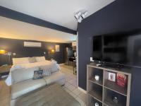 2317 w Pool! Hideaway Guest House w King Bed! - Ferienwohnung Galveston
