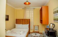 Hazel Studio with Netflix - B&B