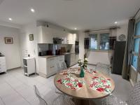 F2 REZ DE VILLA ENTRE MER ET MONTAGNE - Bed and Breakfast San-Martino-di-Lota