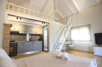 Studio - Split Level