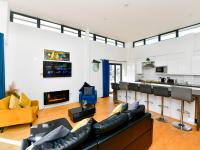 Stylish Penthouse Retreat with Private Terrace Pass the Keys - B&B