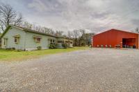 Outdoorsy Getaway Near Atoka Hunt, Fish and Relax! - Bed and Breakfast