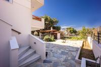 Mountain-to-Sea Oasis - Chambres d’hôtes Kalývia Thorikoú