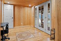 Cedar Cabin at Rainier Entrance-Hot Tub and Cinema - Chambres d'hôtes Ashford