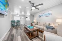 Manatee Cove! Canal side condo with water view! Half mile from AMI beaches! - B&B