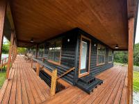 Enchanted Log Cabin Retreat Near Bradenton and St Pete - B&B Palmetto
