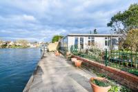 RIVER RETREAT- near Holloway U, Thorpe Park and Heathrow airport - Chambres d'hôtes Thorpe